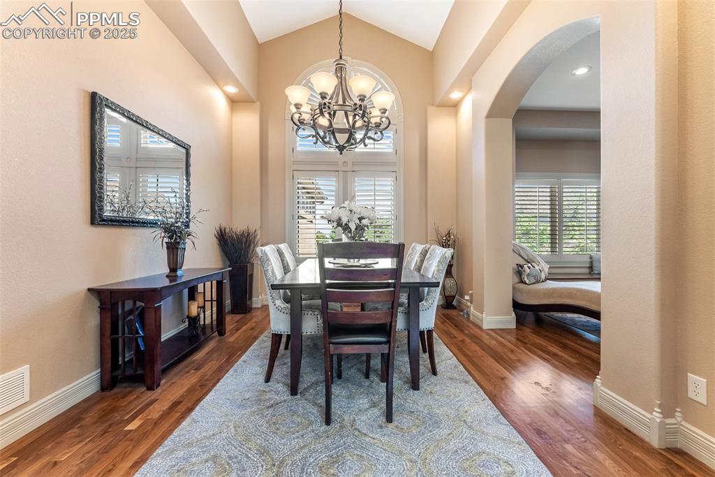 Image 6 of 50: Tall and vaulted ceilings throughout the home