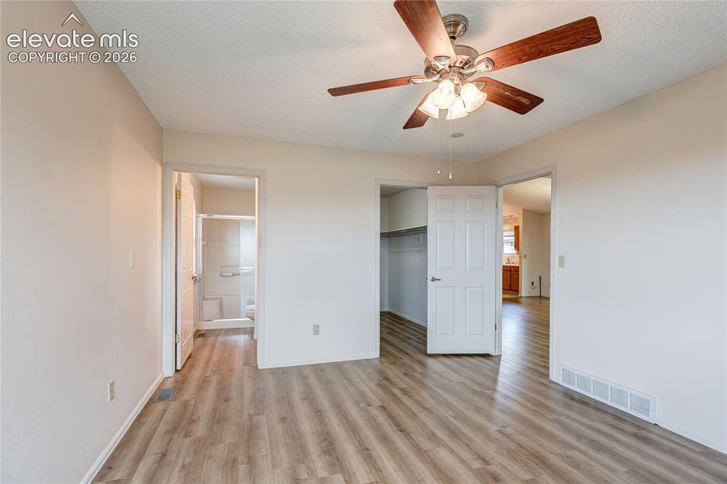 Image 15 of 41: Bedroom
