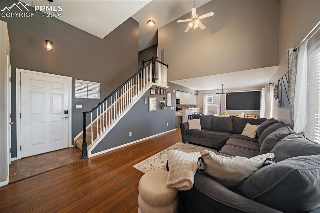 Image 17 of 27: Living Room