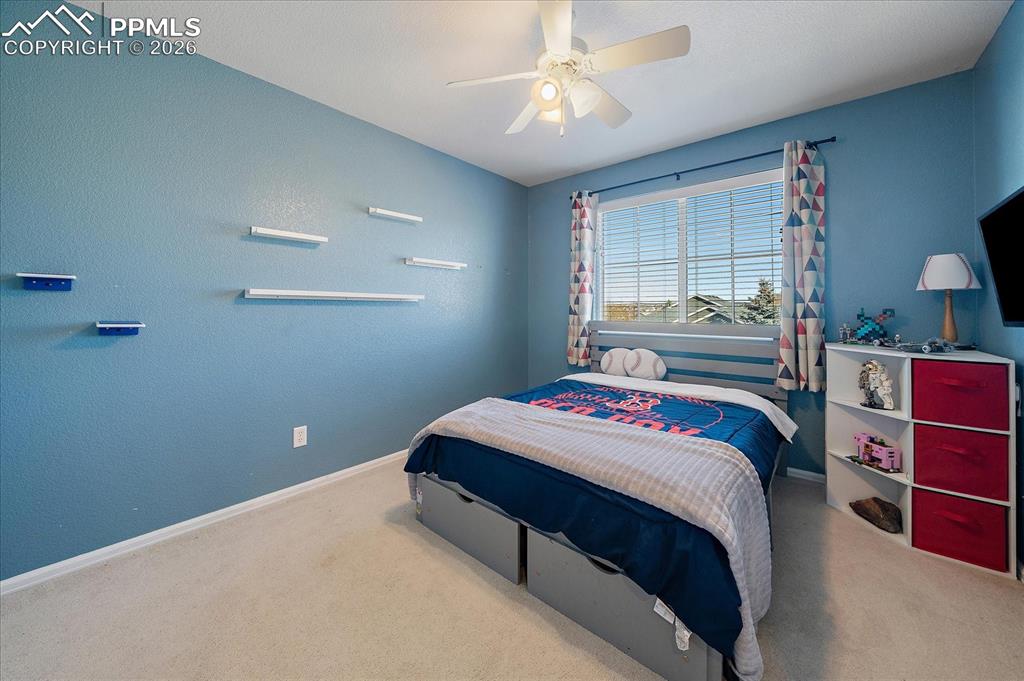 Image 9 of 27: Bedroom