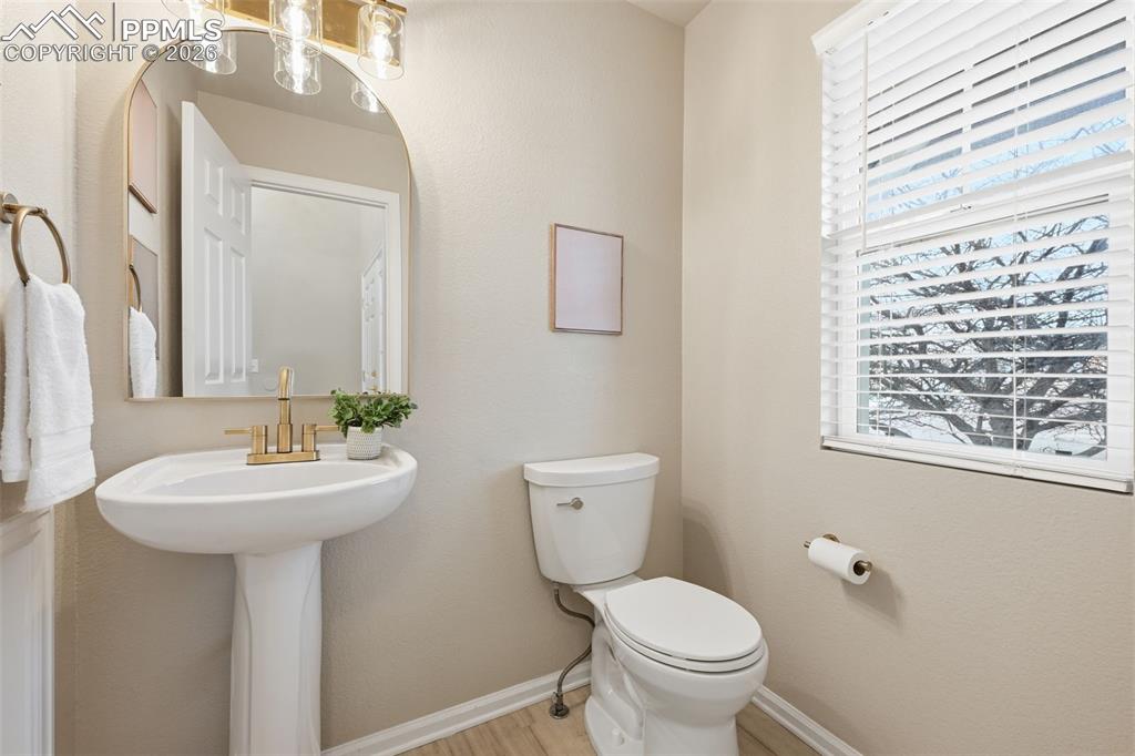 Image 16 of 34: Bathroom