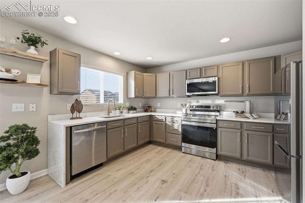 Image 2 of 34: Kitchen