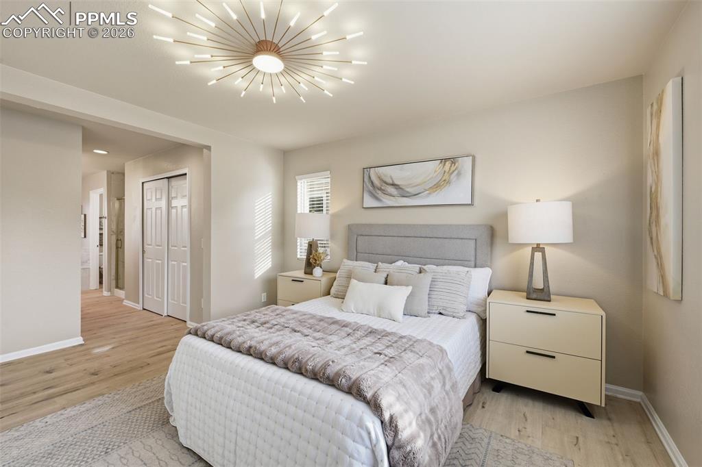 Image 21 of 34: Bedroom