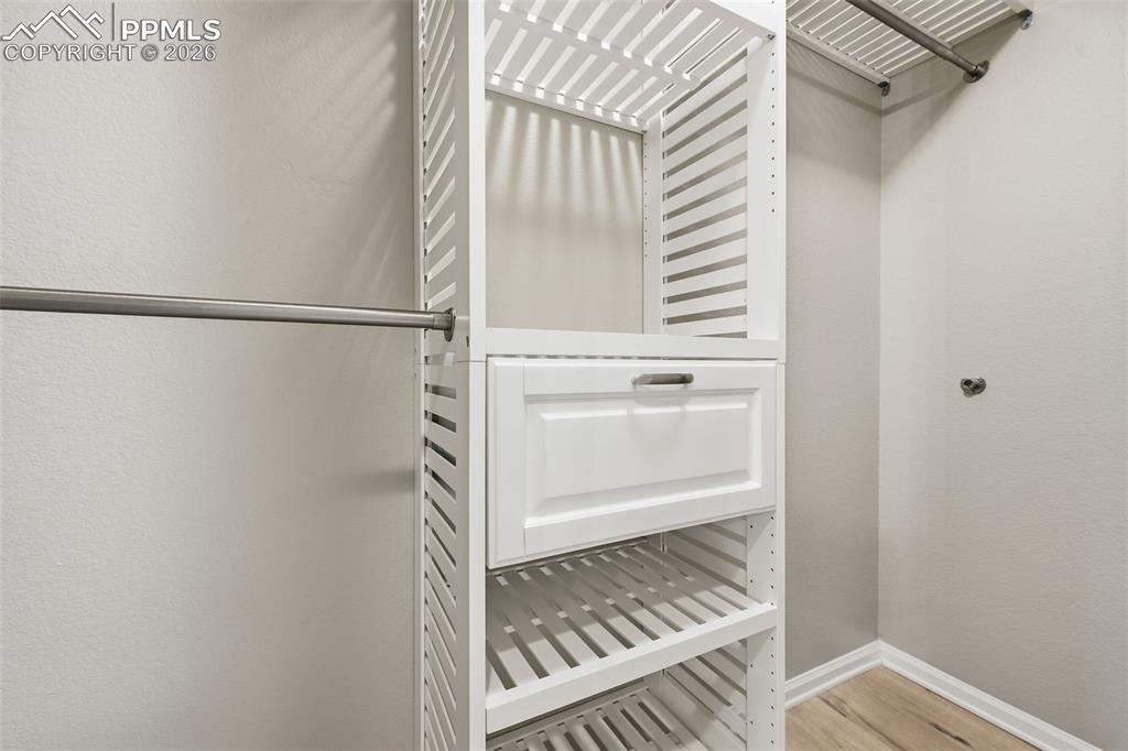 Image 25 of 34: Closet