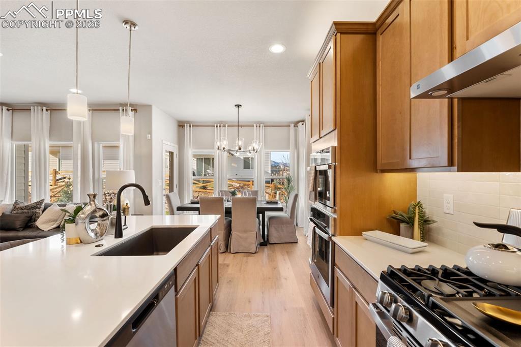 Image 10 of 48: Kitchen