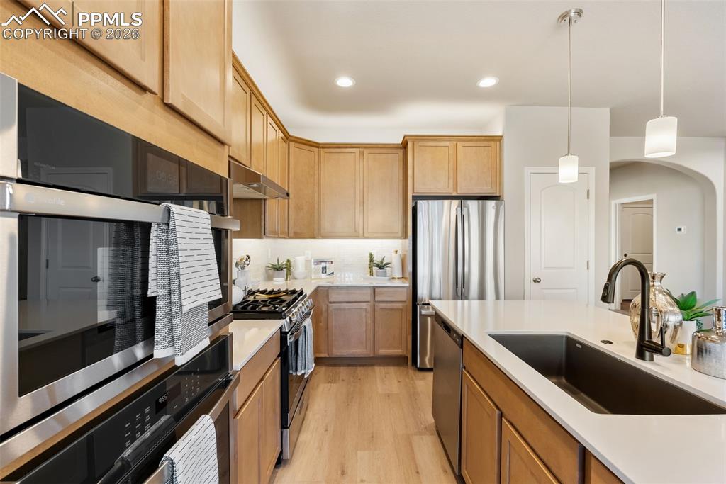 Image 11 of 48: Kitchen