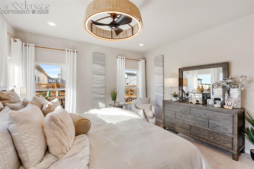 Image 25 of 48: Bedroom