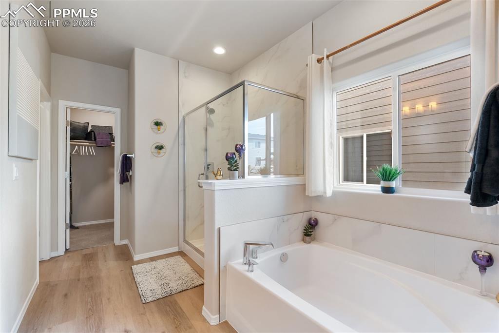 Image 27 of 48: Bathroom