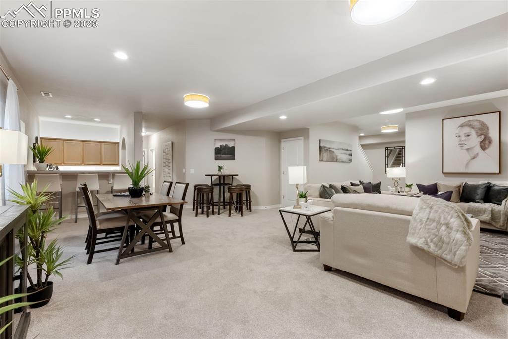 Image 40 of 48: Living Room