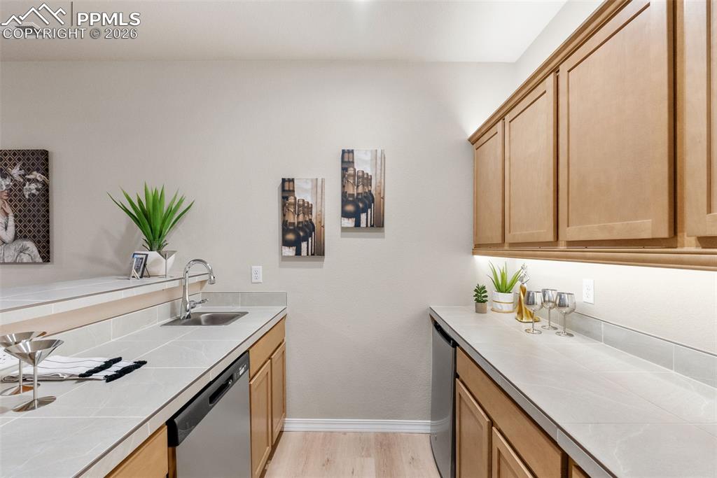 Image 44 of 48: Kitchen