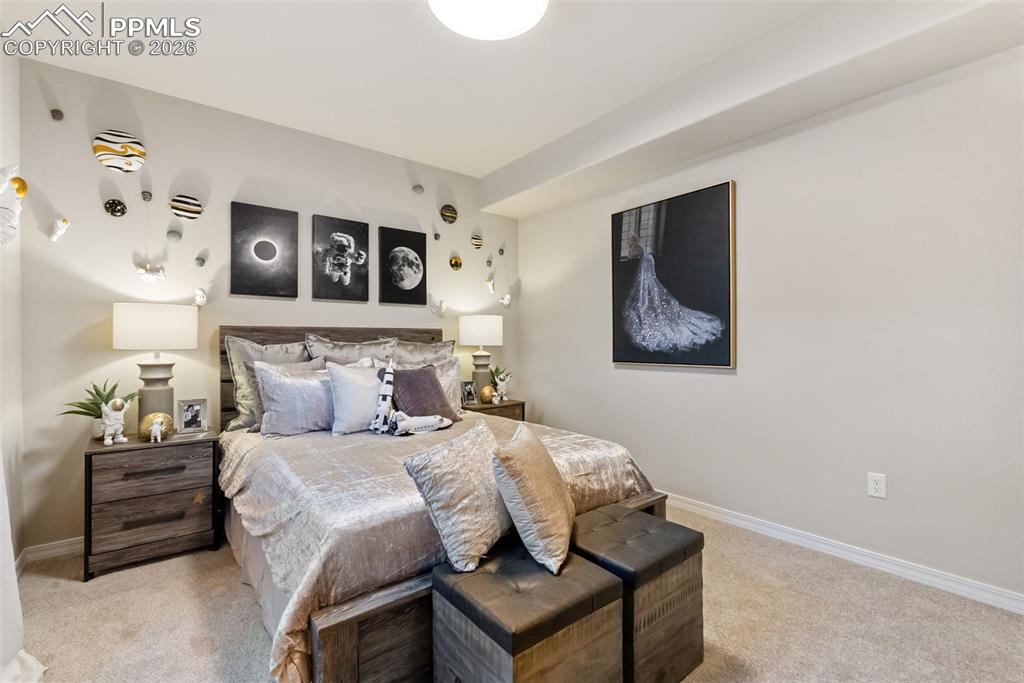 Image 47 of 48: Bedroom