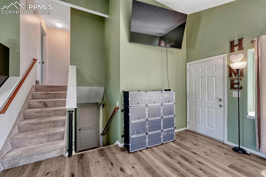 Image 15 of 47: Entry