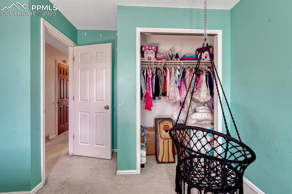 Image 19 of 47: Bedroom