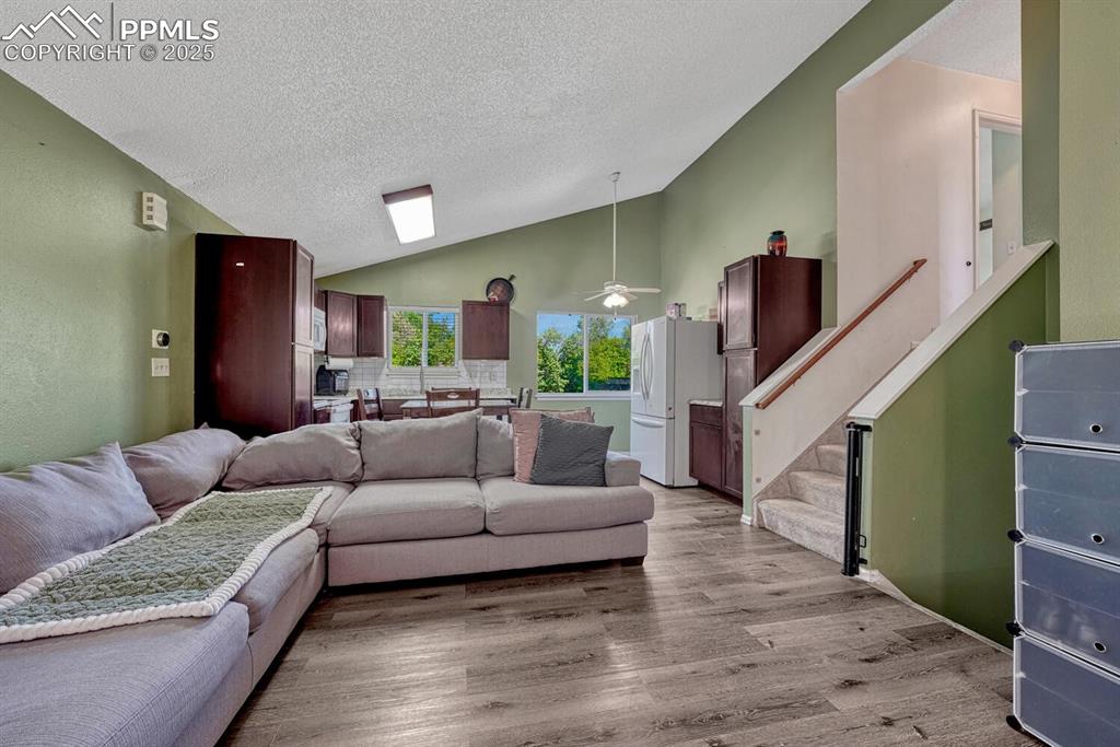Image 8 of 47: Open concept main level