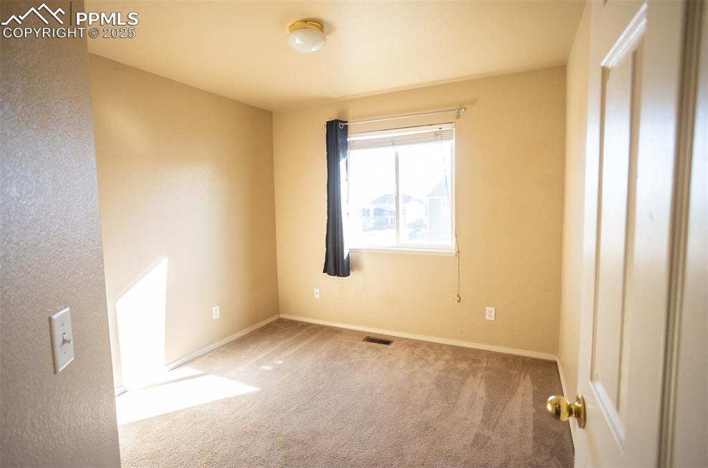 Image 22 of 30: Bedroom