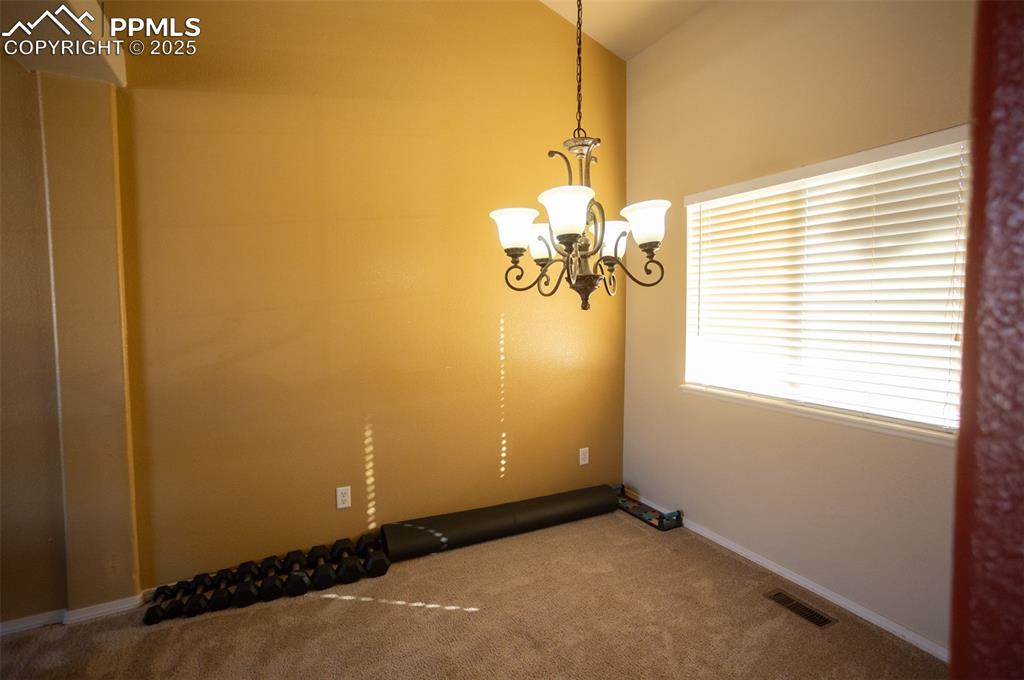 Image 7 of 30: Dining Room