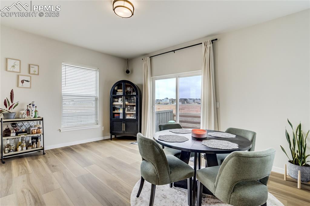 Image 10 of 35: Dining Area