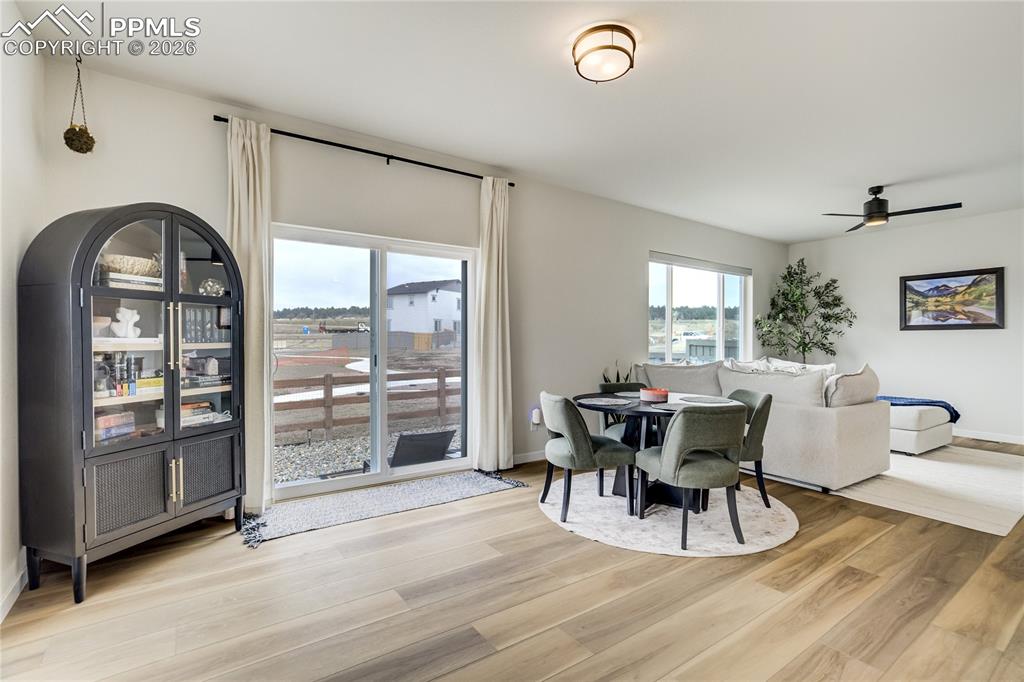 Image 11 of 35: Dining Area