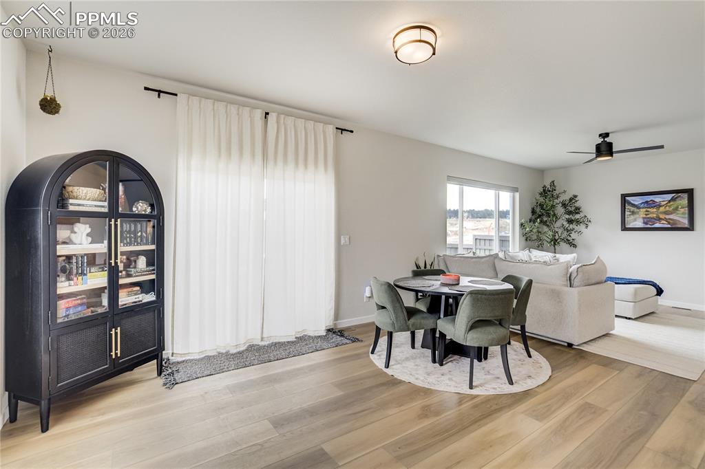 Image 12 of 35: Dining Area