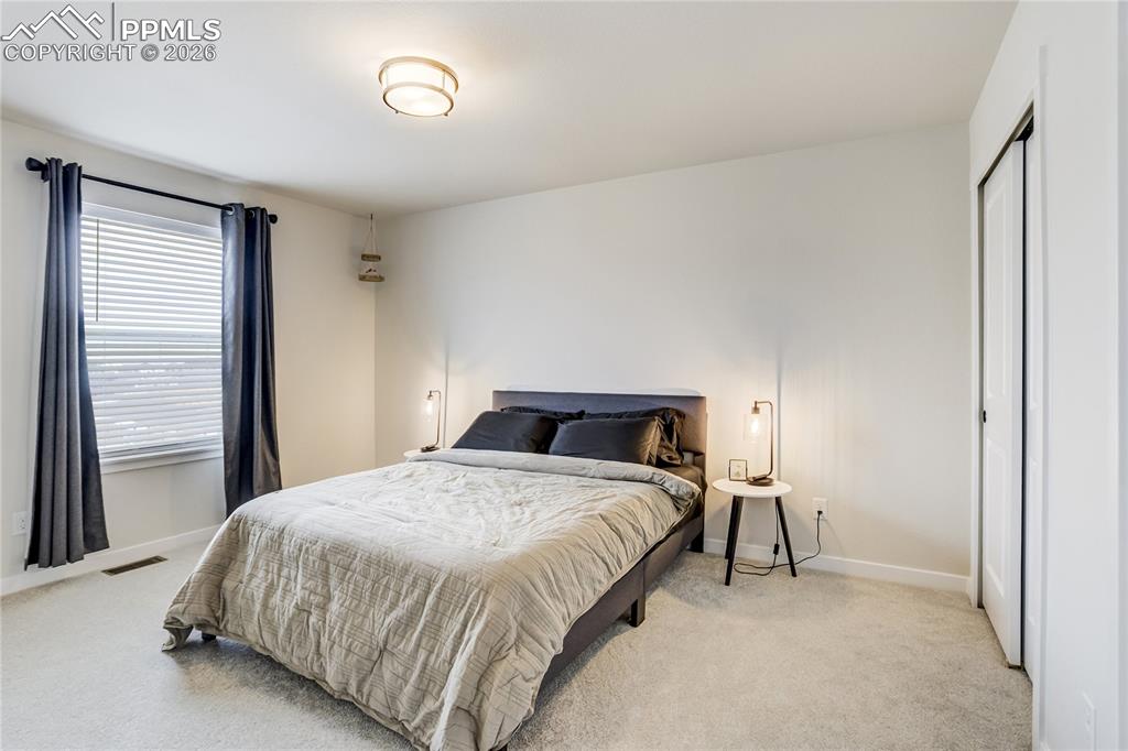 Image 30 of 35: Bedroom