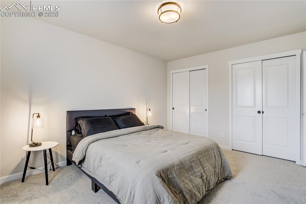 Image 31 of 35: Bedroom