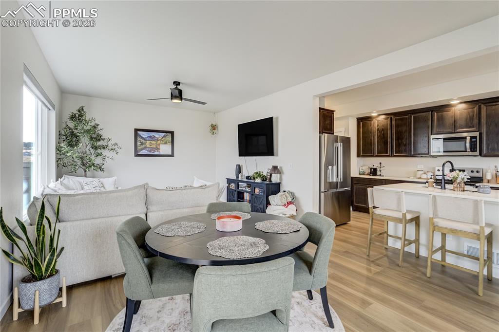 Image 8 of 35: Dining Area