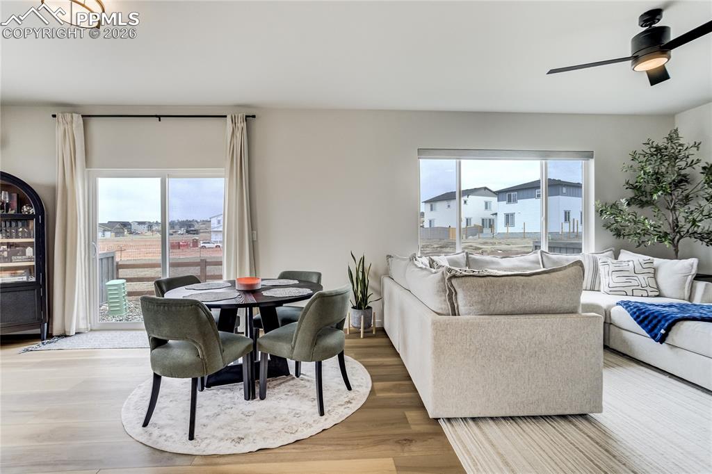 Image 9 of 35: Dining Area