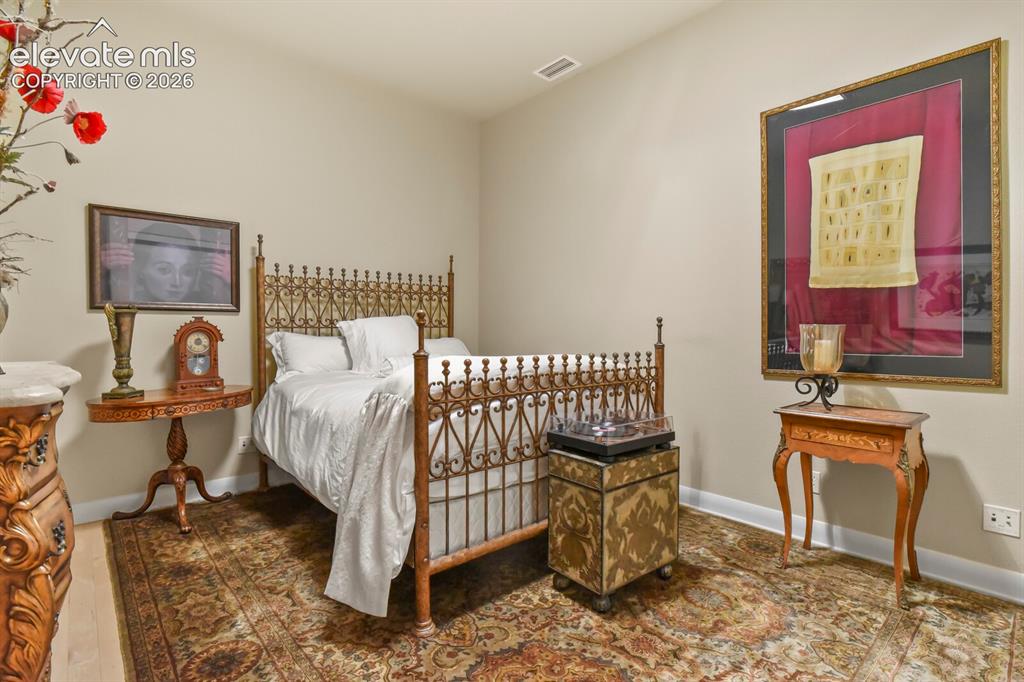 Image 19 of 29: 2nd Bedroom