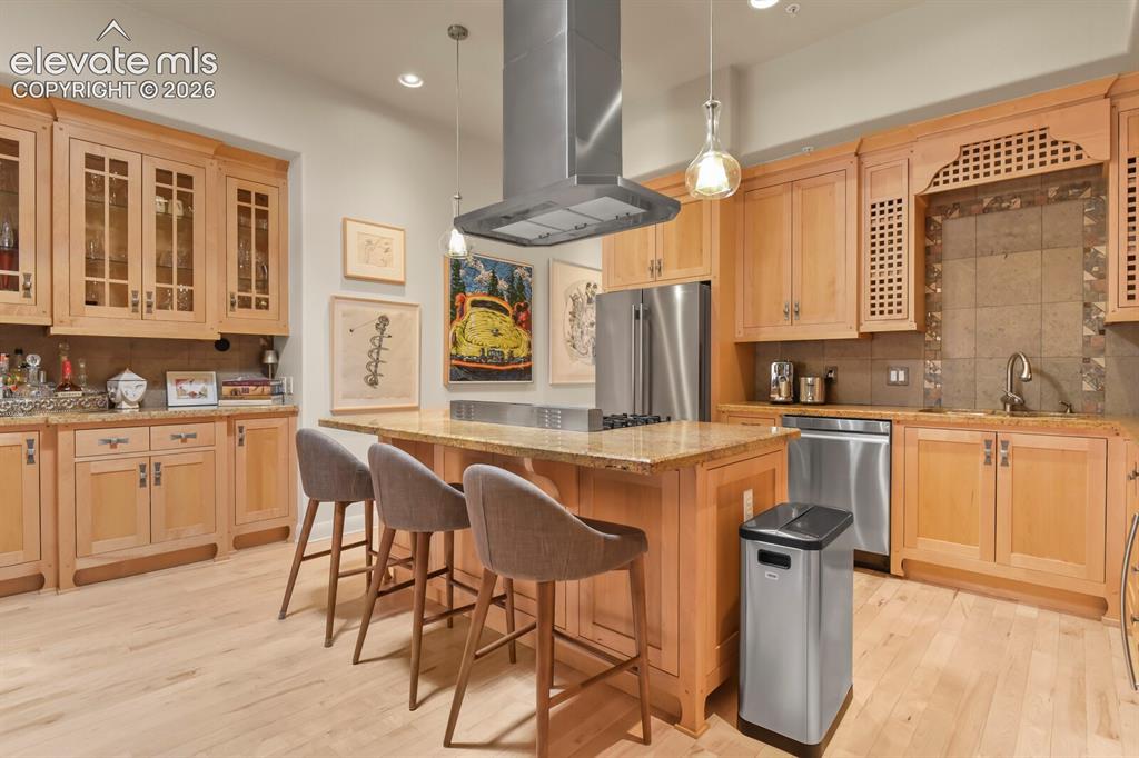 Image 2 of 29: Kitchen