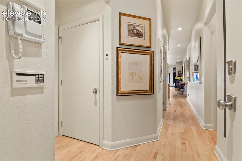 Image 20 of 29: Entry