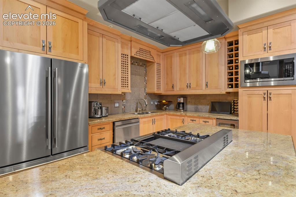 Image 5 of 29: Kitchen