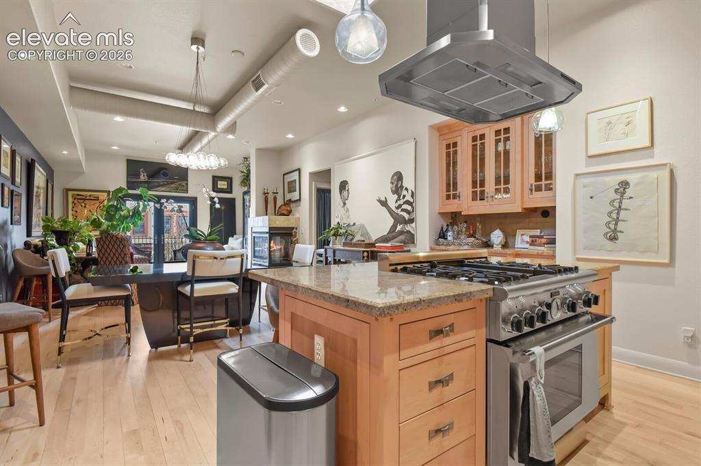 Image 6 of 29: Kitchen