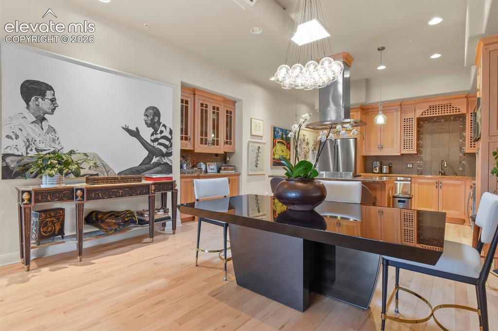 Image 7 of 29: Dining Area
