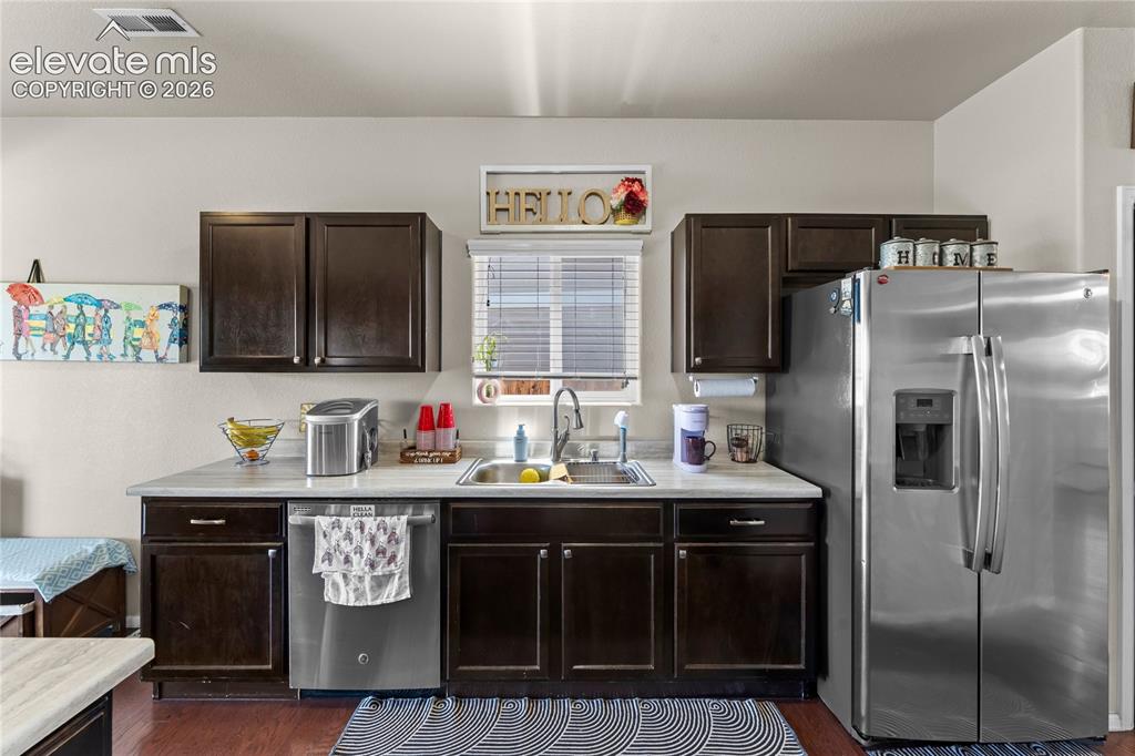 Image 13 of 37: Kitchen