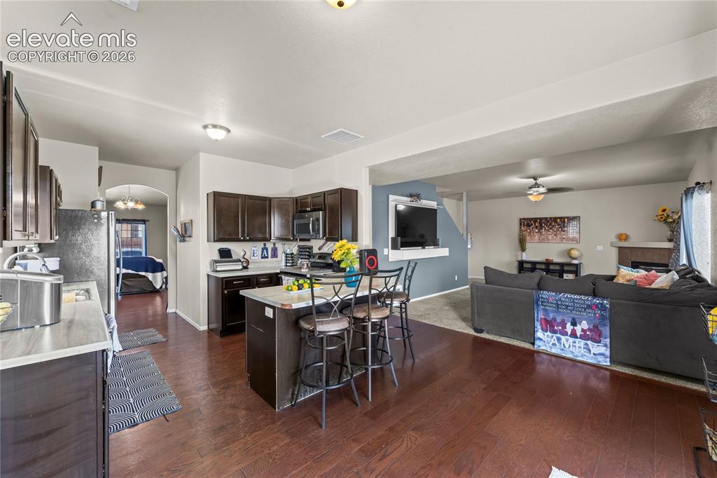 Image 9 of 37: Kitchen