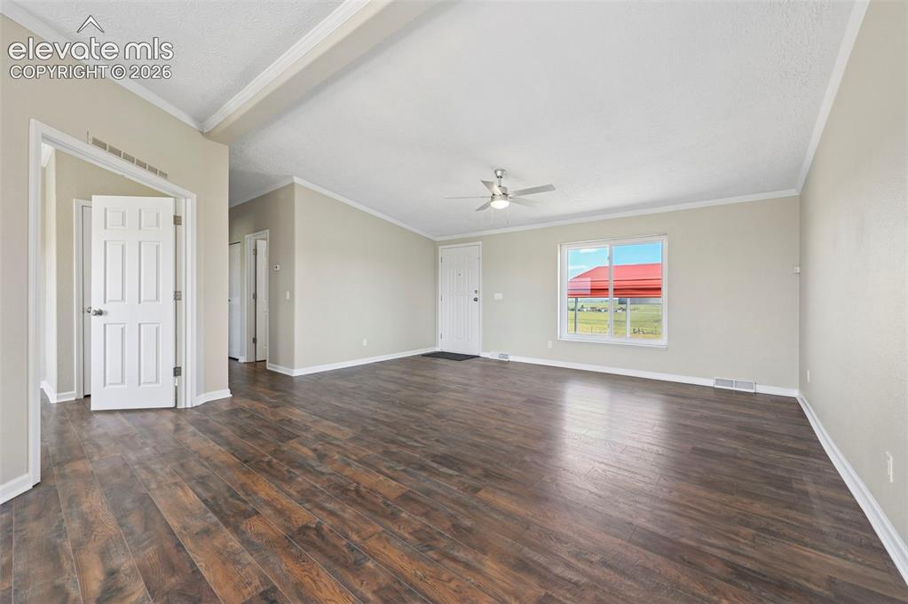 Image 17 of 35: Living Room