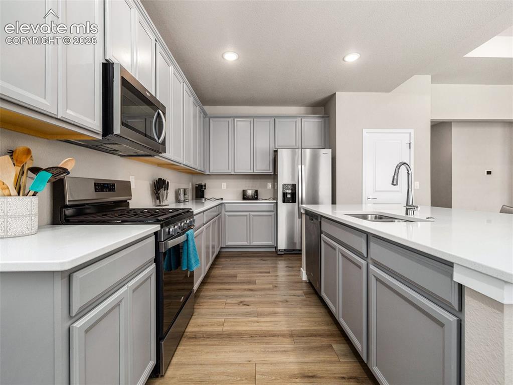 Image 18 of 22: Kitchen