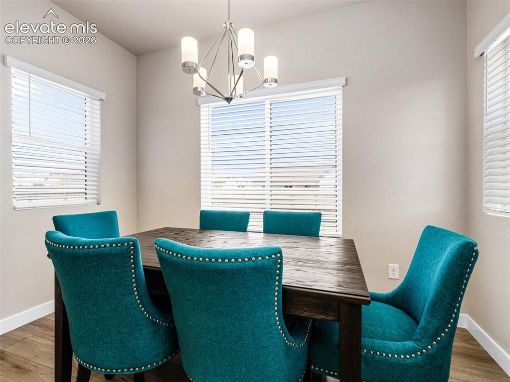 Image 19 of 22: Dining Area