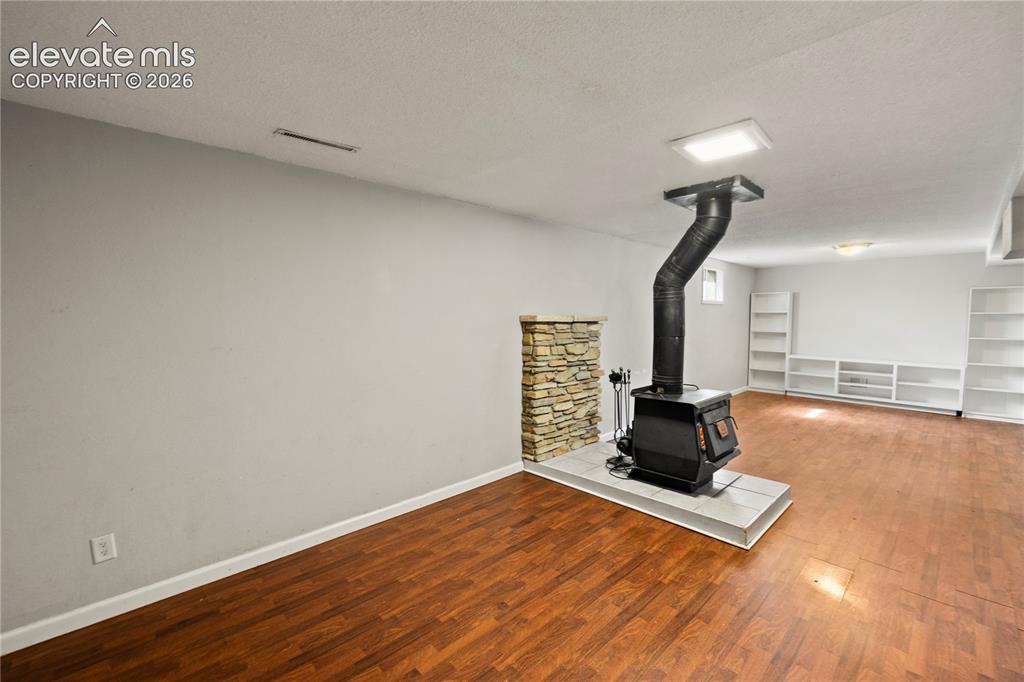 Image 24 of 49: Family Room