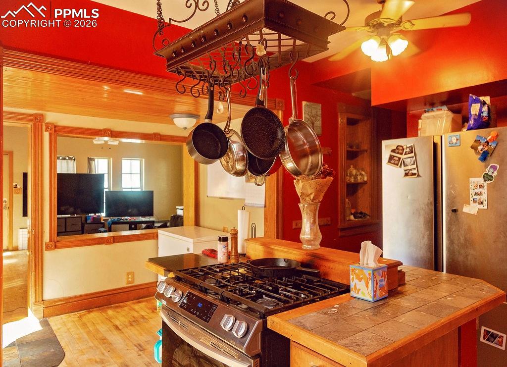 Image 20 of 38: Kitchen Looking Towards Family Room