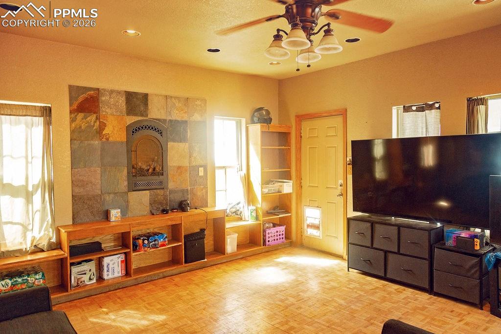 Image 23 of 38: Family Room with Walk-Out to Backyard