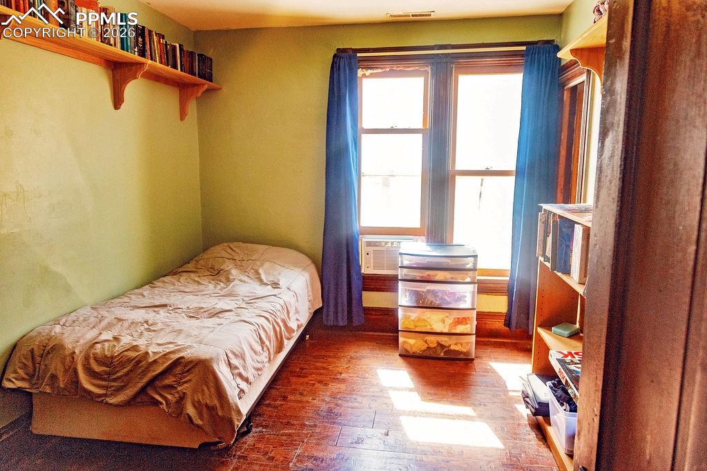 Image 29 of 38: Bedroom #2