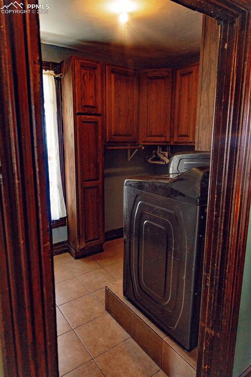 Image 34 of 38: Upper Level Laundry Room (Across from Bedroom #2)