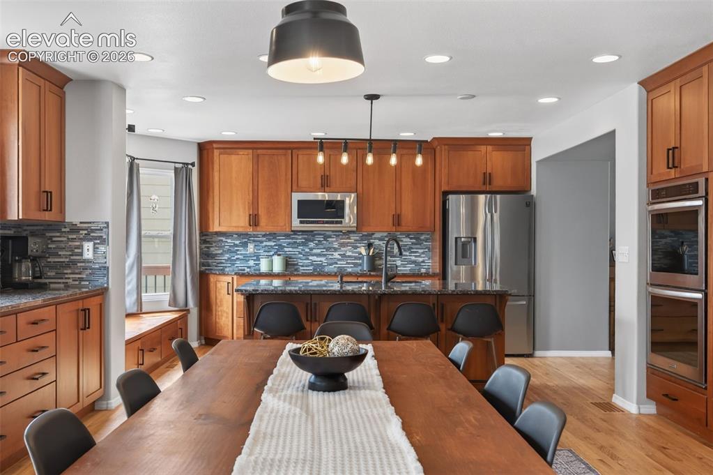 Image 11 of 41: Kitchen