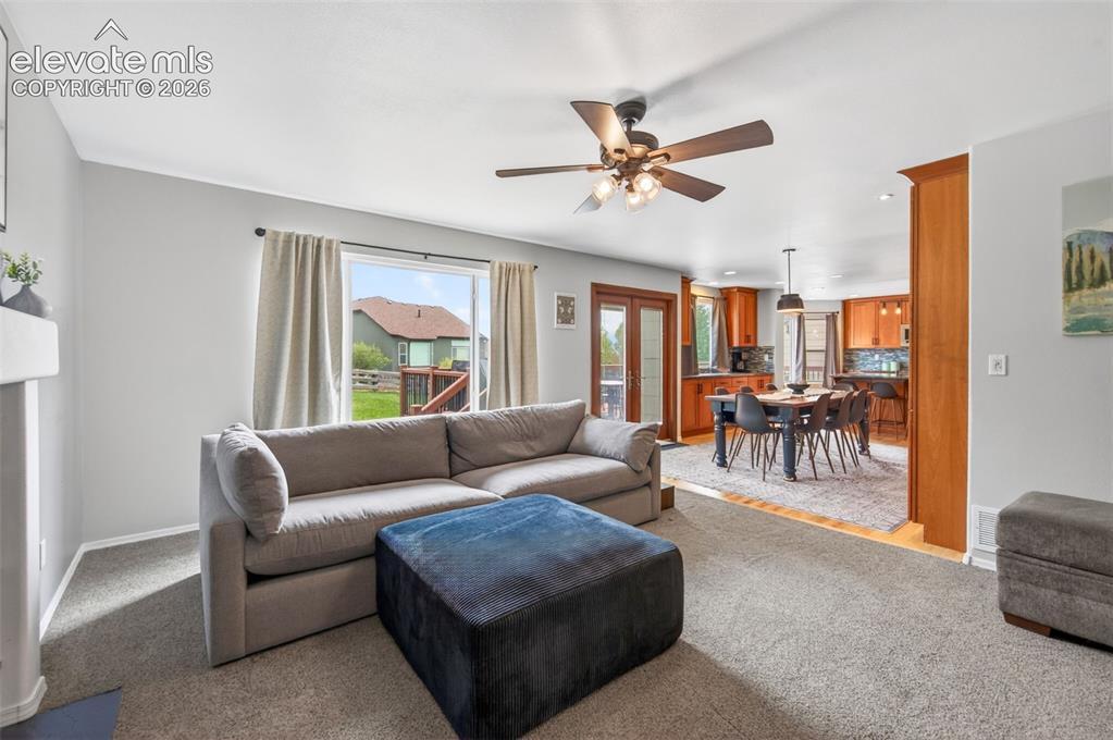 Image 16 of 41: Living Room
