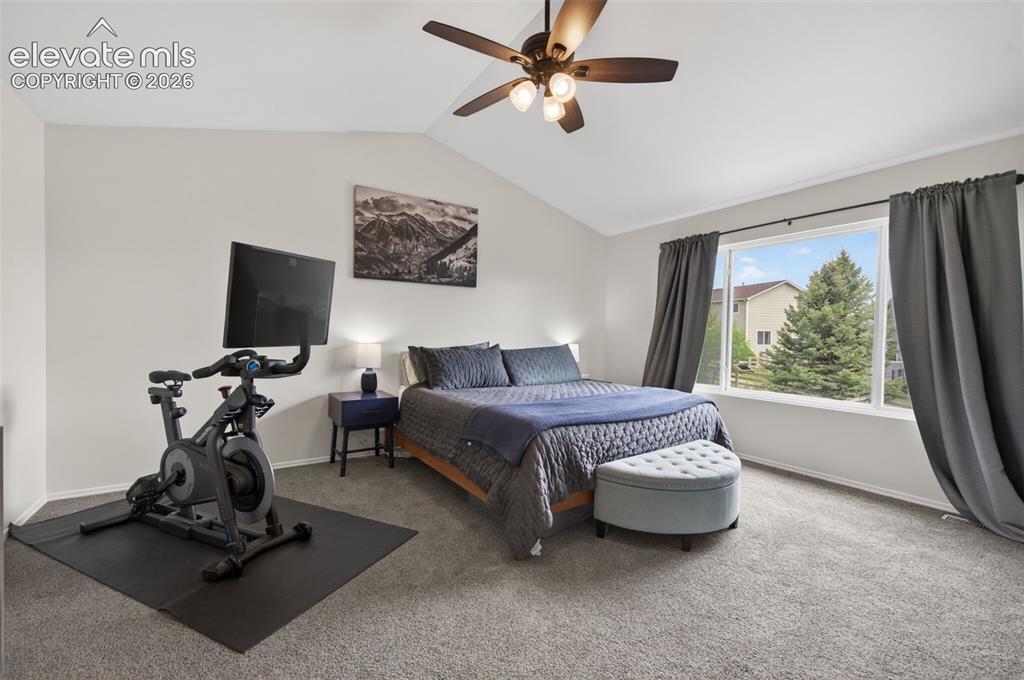 Image 19 of 41: Living Room