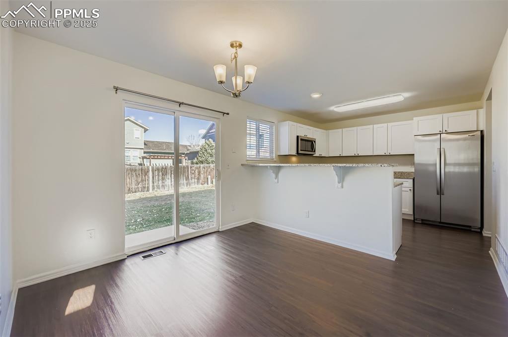 Image 10 of 30: Kitchen