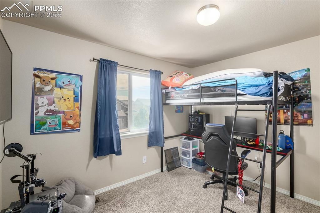 Image 24 of 32: Bedroom