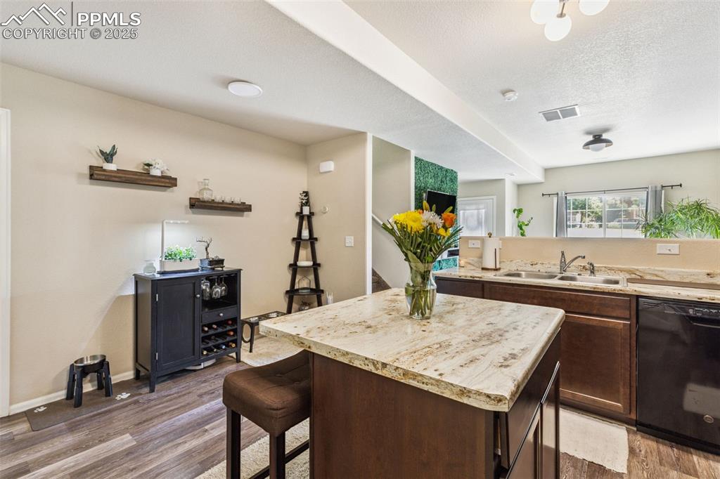 Image 11 of 35: Kitchen
