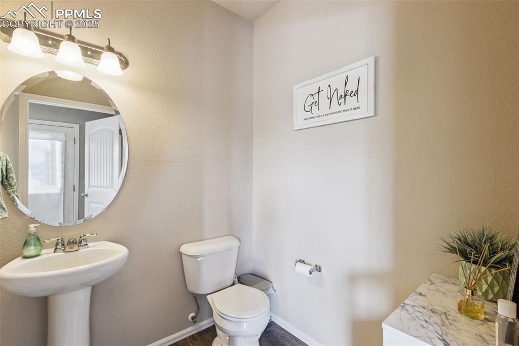 Image 12 of 35: Bathroom